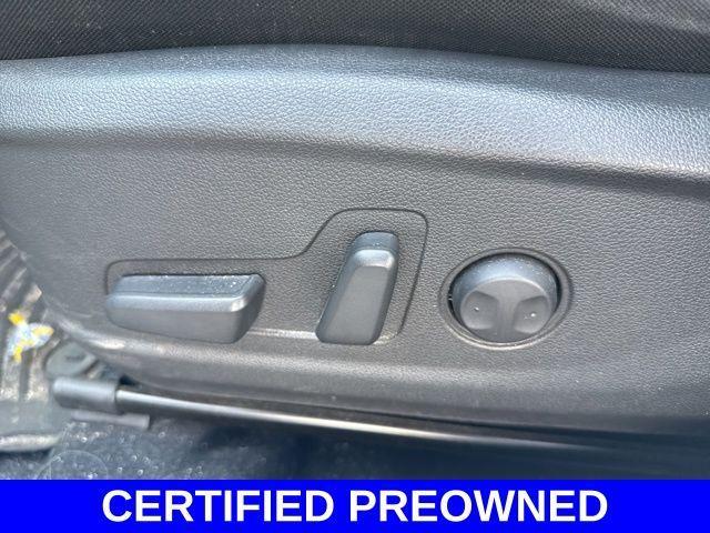 Photo of 2023 Lunar White Hyundai KONA