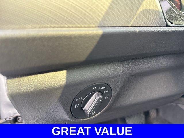 Photo of 2019 Pyrite Silver Metallic Volkswagen Jetta