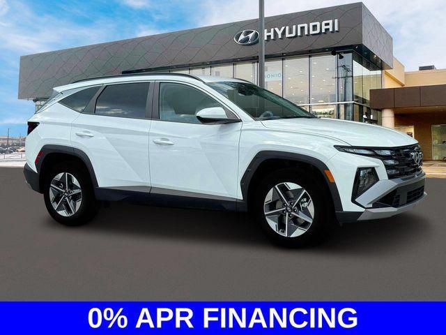Photo of 2025 White Pearl Hyundai TUCSON