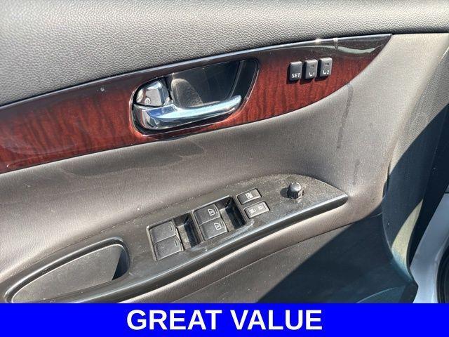 Photo of 2017 Liquid Platinum INFINITI QX50