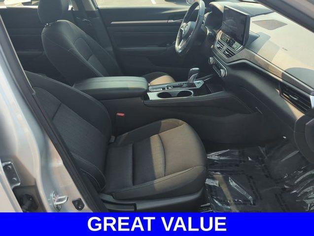 Photo of 2023 Brilliant Silver Metallic Nissan Altima