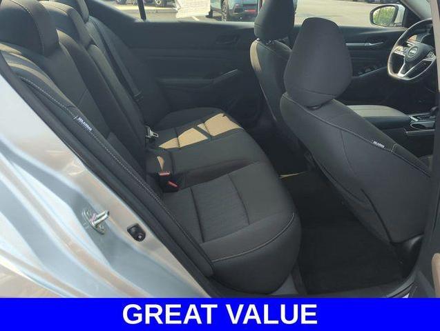 Photo of 2023 Brilliant Silver Metallic Nissan Altima