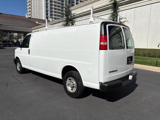Photo of 2017 Summit White Chevrolet Express 2500