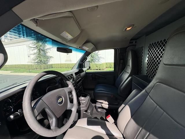 Photo of 2017 Summit White Chevrolet Express 2500