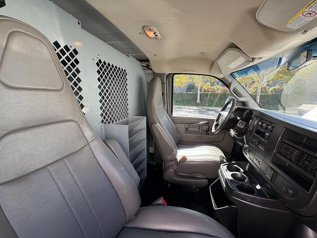 Photo of 2017 Summit White Chevrolet Express 2500