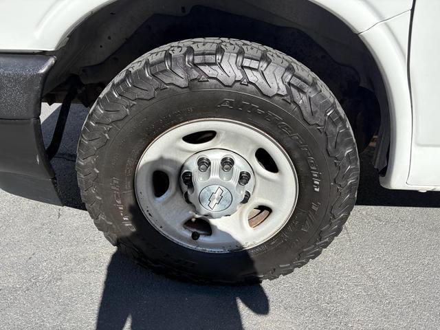 Photo of 2017 Summit White Chevrolet Express 2500