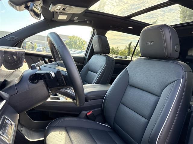 Photo of 2025 Moonstone Gray Metallic Buick Enclave