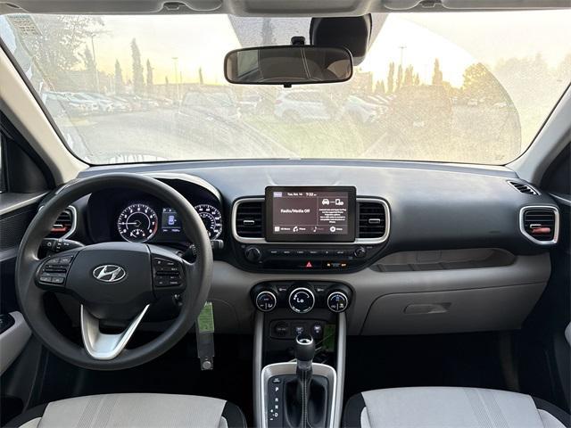 Photo of 2020 Stellar Silver Hyundai VENUE