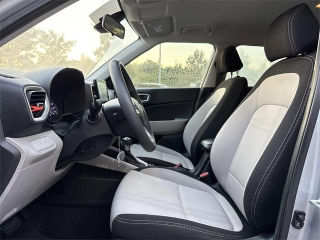 Photo of 2020 Stellar Silver Hyundai VENUE
