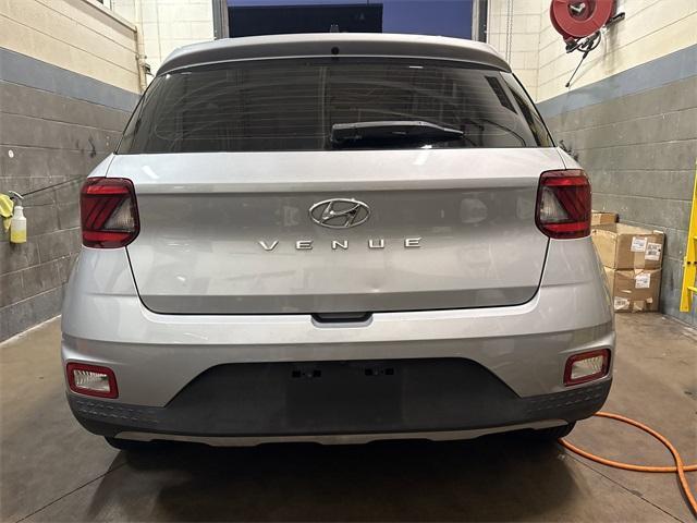 Photo of 2020 Stellar Silver Hyundai VENUE