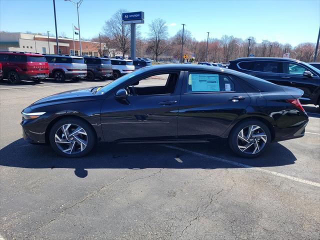 Photo of 2025 Abyss Black Hyundai ELANTRA