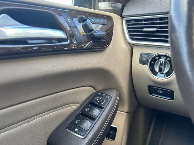 Photo of 2015 Obsidian Black Metallic Mercedes-Benz M-Class