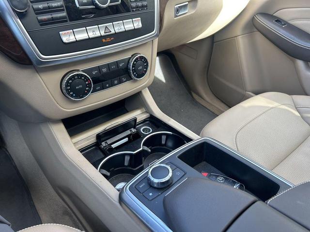 Photo of 2015 Obsidian Black Metallic Mercedes-Benz M-Class