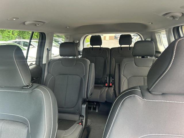 Photo of 2023 Bright White Clearcoat Jeep Grand Cherokee L