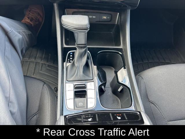 Photo of 2022 Quartz White Hyundai TUCSON