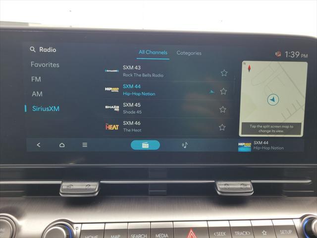 Photo of 2025 Abyss Black Pearl Hyundai KONA
