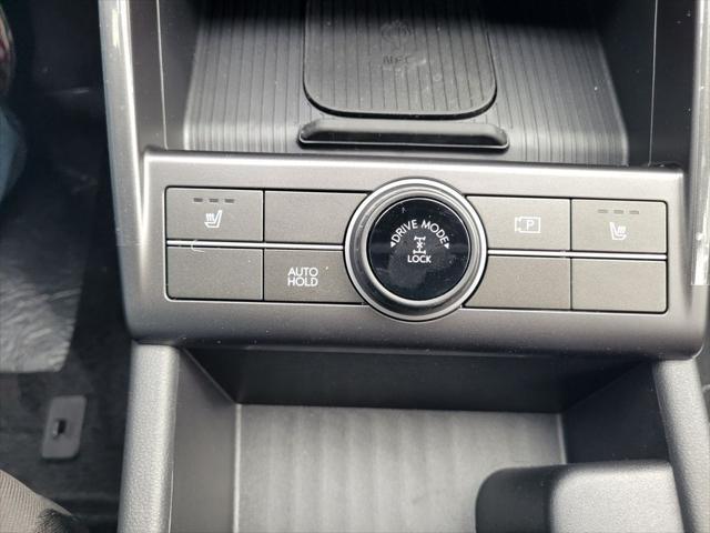 Photo of 2025 Abyss Black Pearl Hyundai KONA