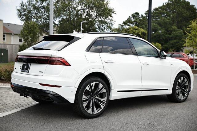 Photo of 2025 Carrara White Audi Q8