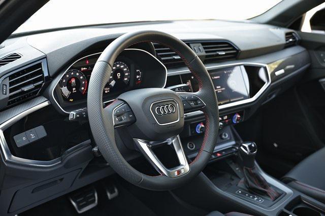 Photo of 2025 Chronos Gray Metallic Audi Q3