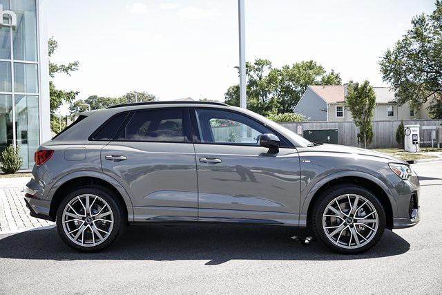 Photo of 2025 Chronos Gray Metallic Audi Q3