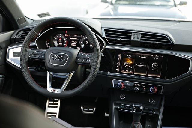 Photo of 2025 Chronos Gray Metallic Audi Q3