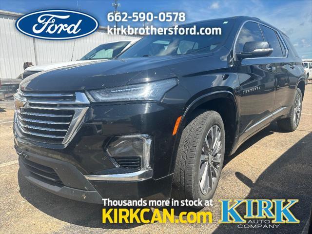Photo of 2022 Mosaic Black Metallic Chevrolet Traverse