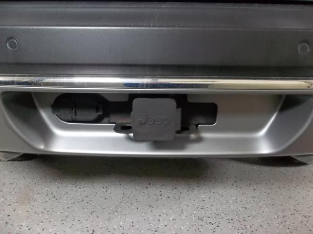 Photo of 2021 Billet Silver Metallic Jeep Cherokee