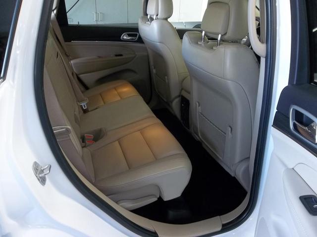 Photo of 2021 Bright White Clearcoat Jeep Grand Cherokee