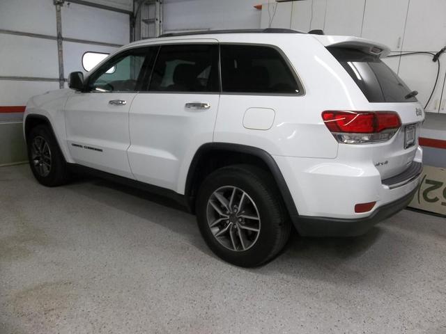 Photo of 2021 Bright White Clearcoat Jeep Grand Cherokee