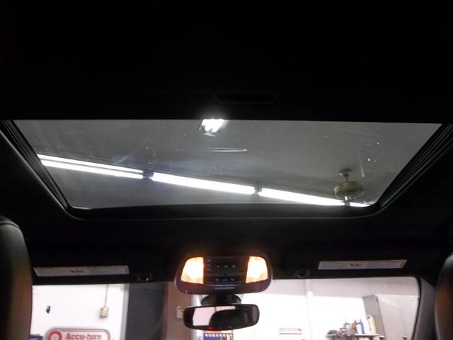 Photo of 2021 Bright White Clearcoat Jeep Grand Cherokee
