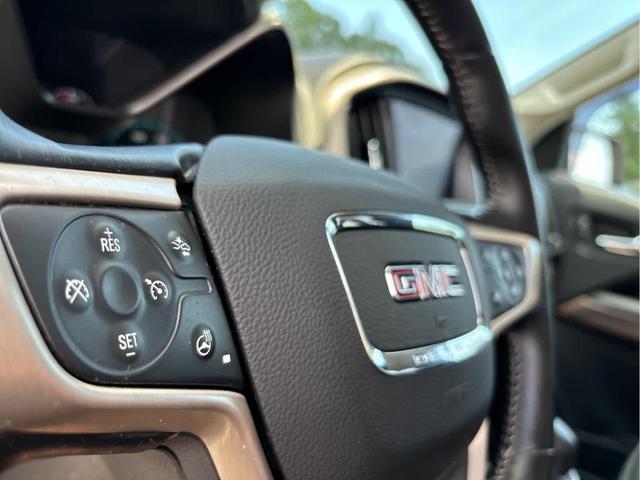 Photo of 2022 Summit White GMC Canyon