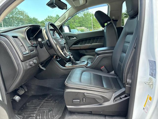 Photo of 2022 Summit White GMC Canyon