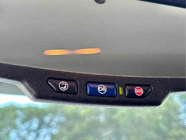 Photo of 2022 Summit White GMC Canyon