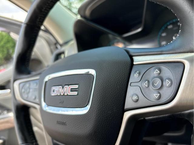 Photo of 2022 Summit White GMC Canyon