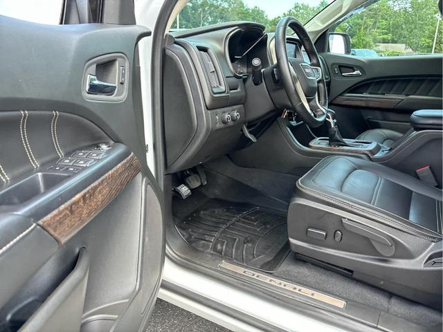 Photo of 2022 Summit White GMC Canyon