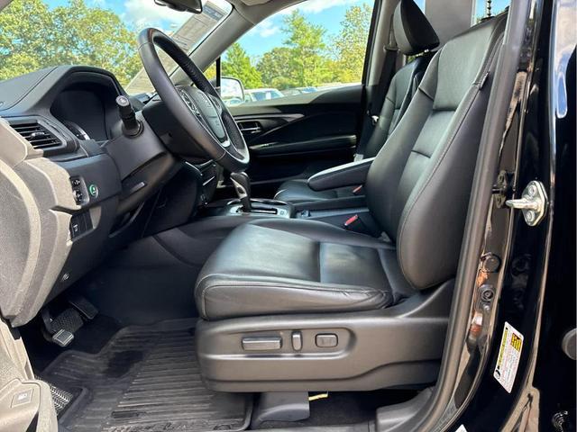 Photo of 2017 Crystal Black Pearl Honda Ridgeline