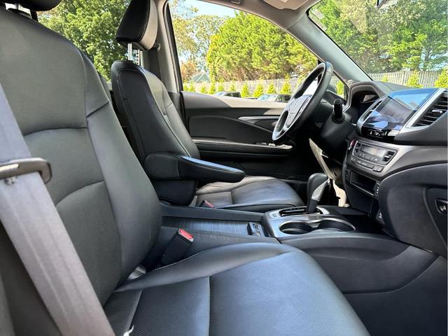 Photo of 2017 Crystal Black Pearl Honda Ridgeline