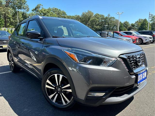 Photo of 2020 Gun Metallic Nissan Kicks