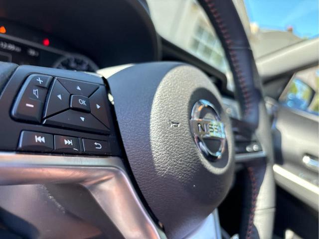 Photo of 2020 Gun Metallic Nissan Kicks