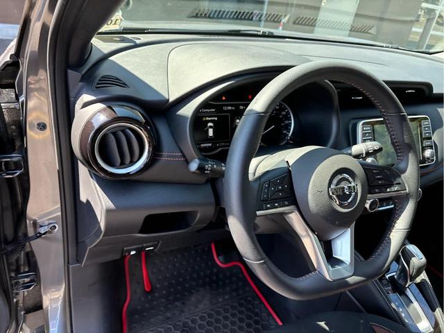 Photo of 2020 Gun Metallic Nissan Kicks