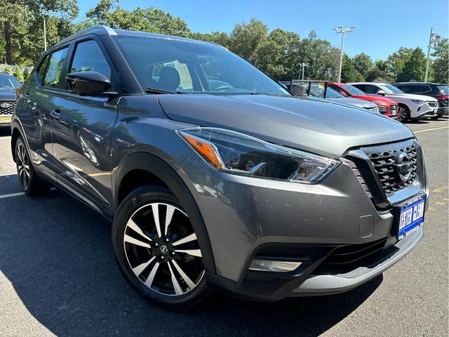 Photo of 2020 Gun Metallic Nissan Kicks