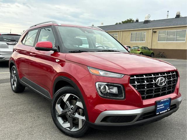 Photo of 2022 Scarlet Red Pearl Hyundai VENUE