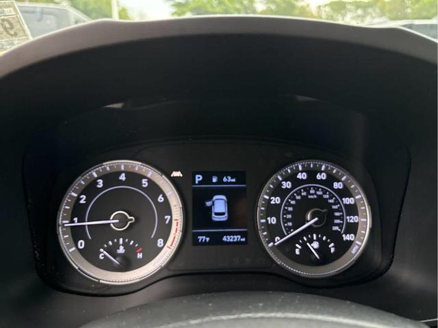 Photo of 2022 Scarlet Red Pearl Hyundai VENUE