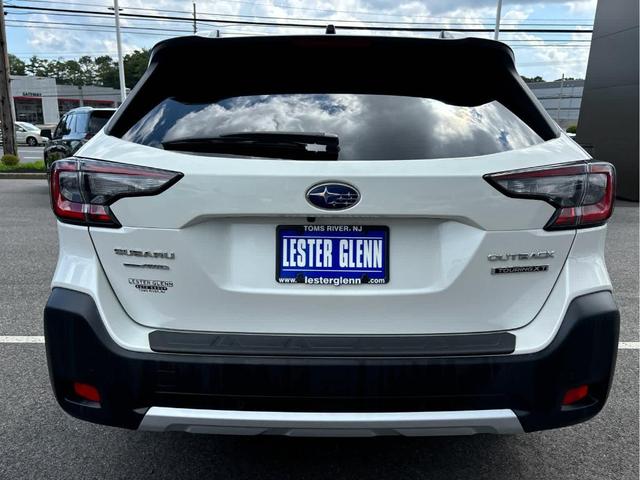Photo of 2024 Crystal White Pearl Subaru Outback