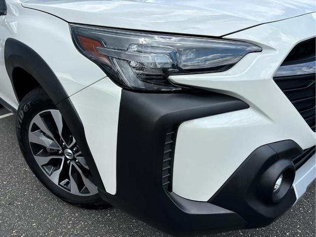 Photo of 2024 Crystal White Pearl Subaru Outback