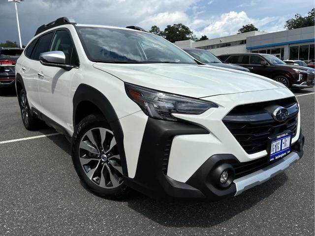 Photo of 2024 Crystal White Pearl Subaru Outback