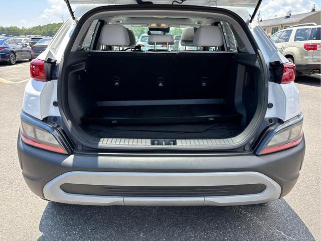 Photo of 2023 Lunar White Hyundai KONA