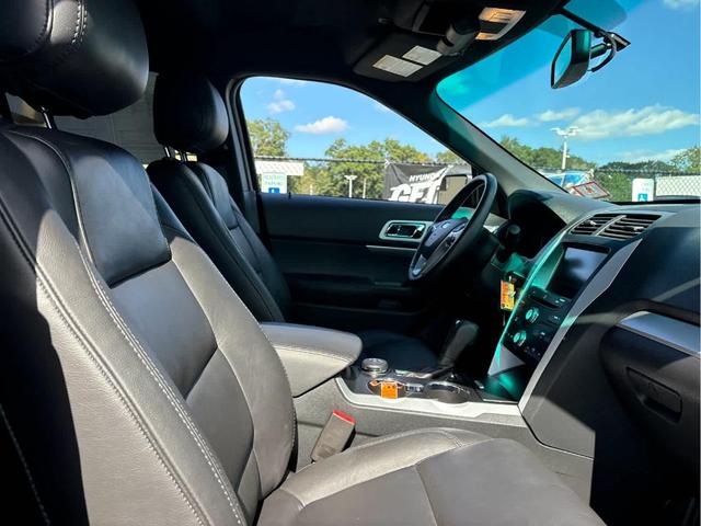 Photo of 2015 Bronze Fire Metallic Tinted Clearcoat Ford Explorer