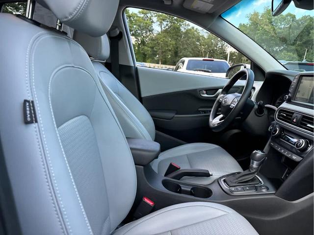 Photo of 2020 Chalk White Hyundai KONA