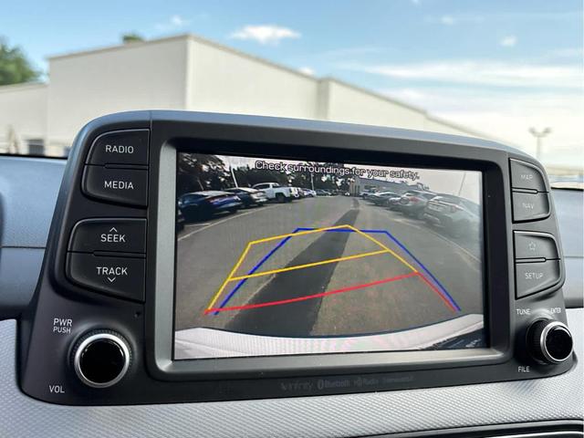 Photo of 2020 Chalk White Hyundai KONA